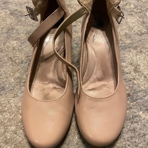 Aerosoles leather shoes / heels beige with ankle strap